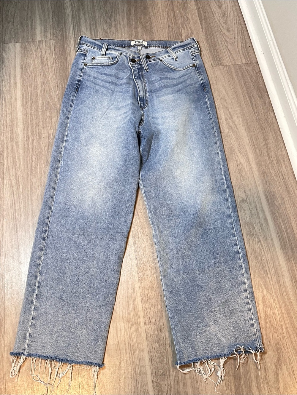 Robert Rodriguez Asymmetrical Waist Wide Leg Jeans Size 30 Raw Hem Light Wash